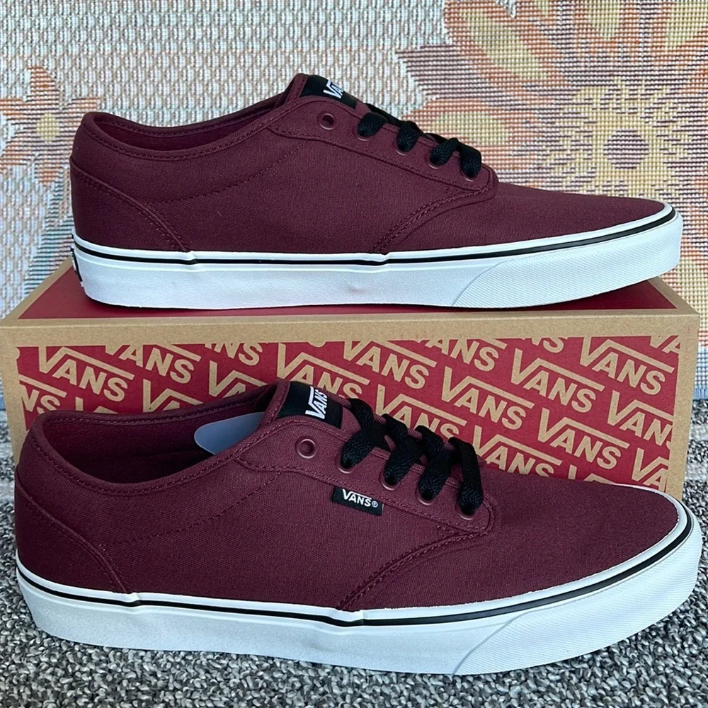 Vans WMNS Atwood
(Canvas) Oxblood/White
VN000TUY8J3
Sneakers - Picture 2 of 16